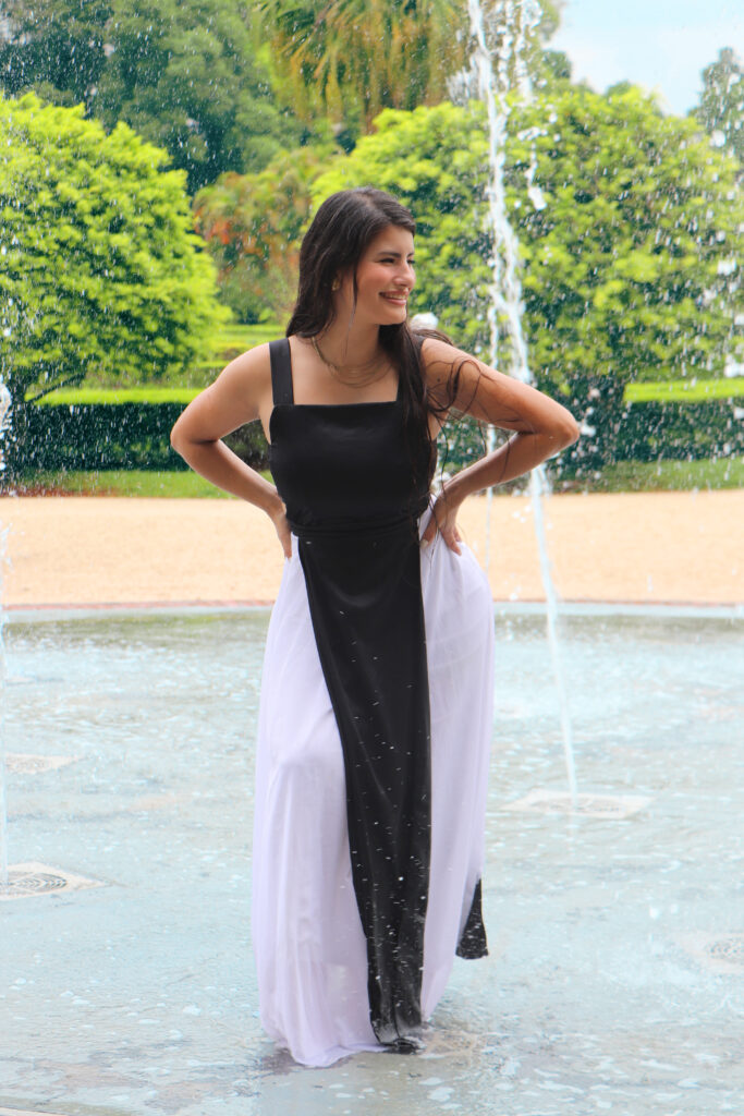 a (157) vestido preto e branco